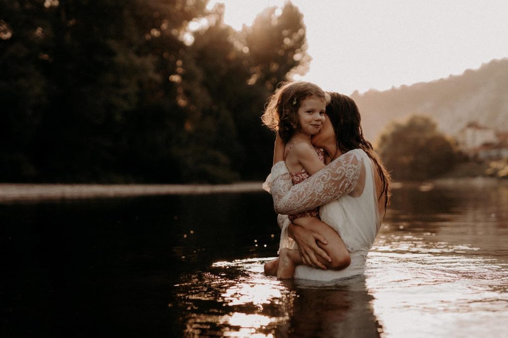 Day After En Famille Dans La Dordogne Maëlys Clément Joy & Maya Diane Barbier Photographe (18)