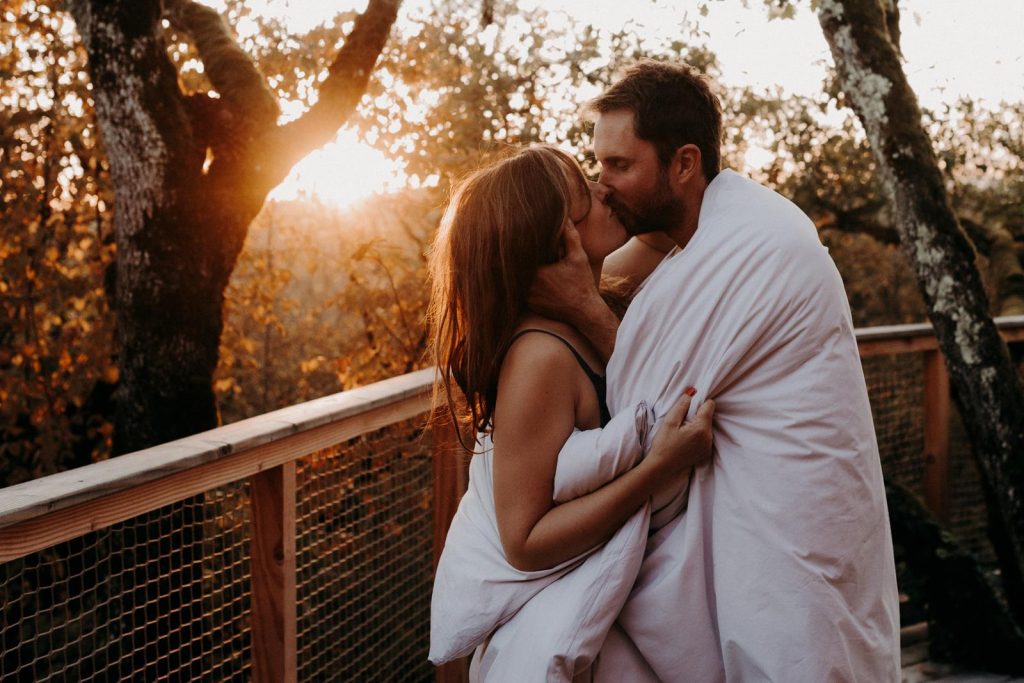 Love Session à L'idylle Du Causse Cabane Spa Dans Le Lot Diane Barbier Photographe (21)