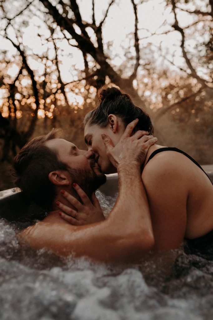 Love Session à L'idylle Du Causse Cabane Spa Dans Le Lot Diane Barbier Photographe (26)