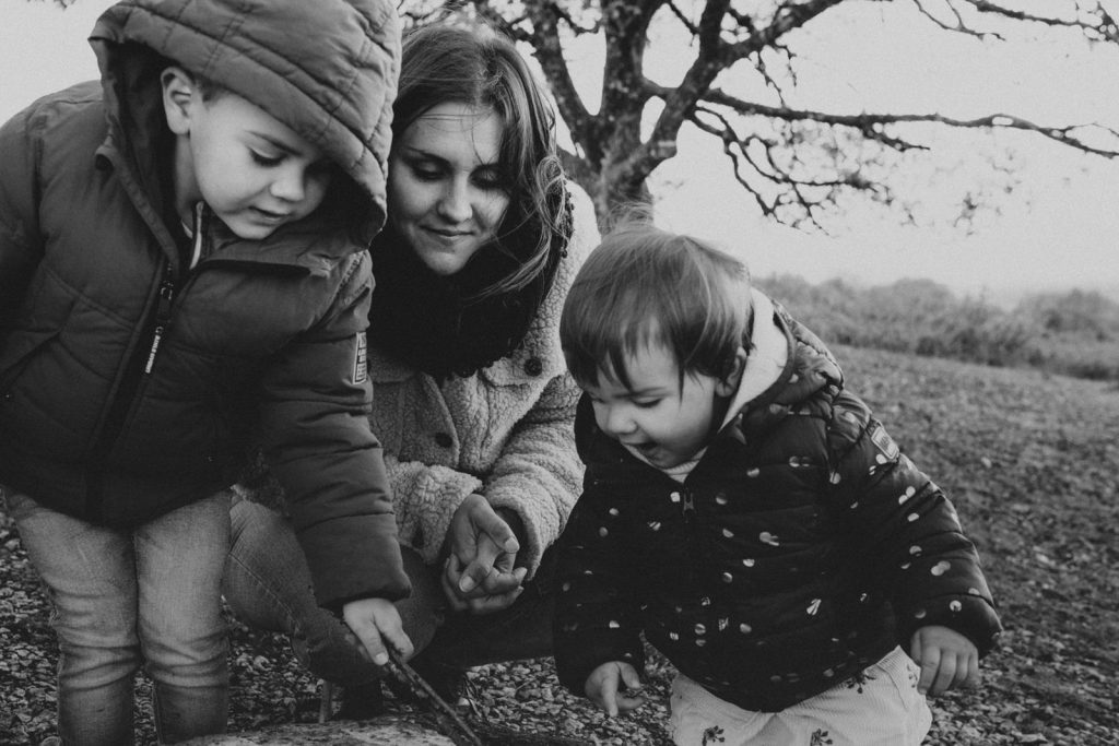 Séance Photo Famille Dans Le Lot En Hiver Gaëlle Romain Julian & Maxine Diane Barbier Photographe (11)