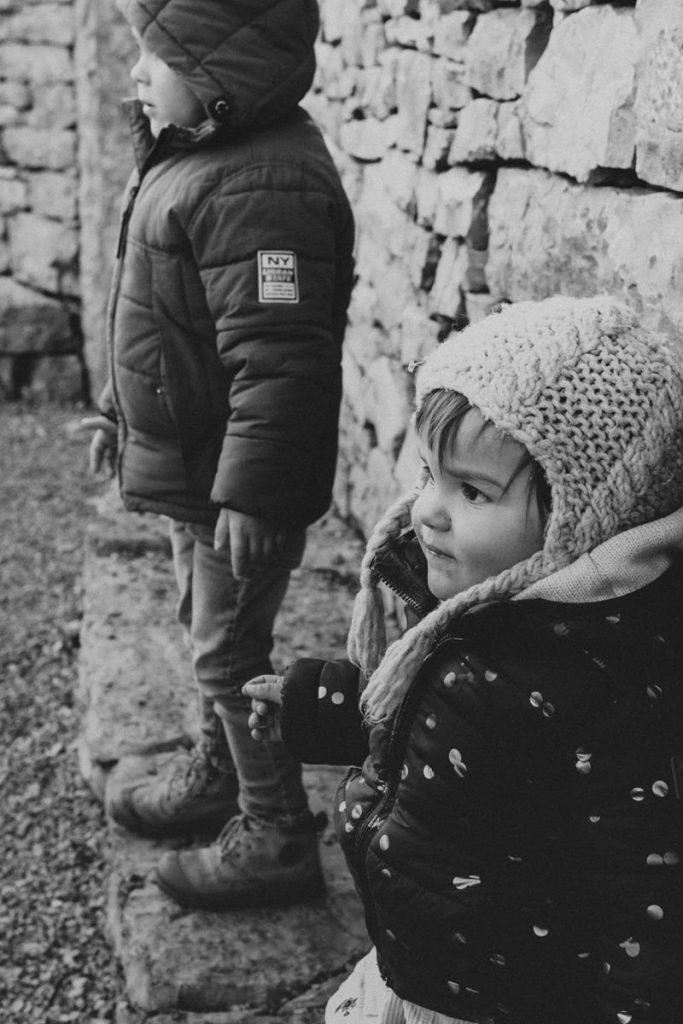 Séance Photo Famille Dans Le Lot En Hiver Gaëlle Romain Julian & Maxine Diane Barbier Photographe (6)