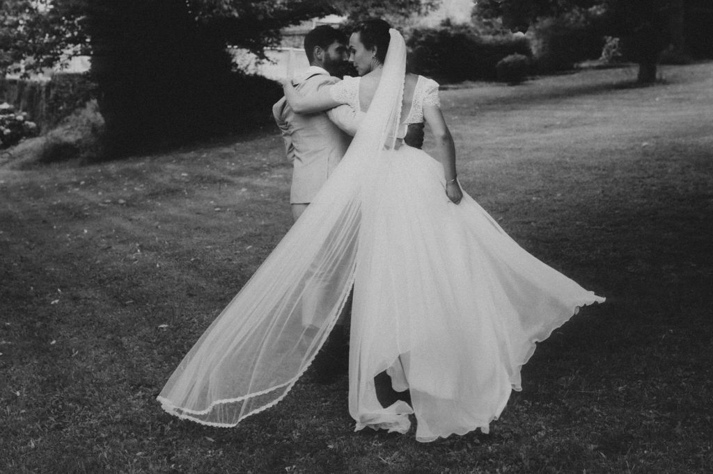 Mariage Génial Sous La Pluie Dans Le Lot Domaine De Cardou Diane Barbier Photographe (105)