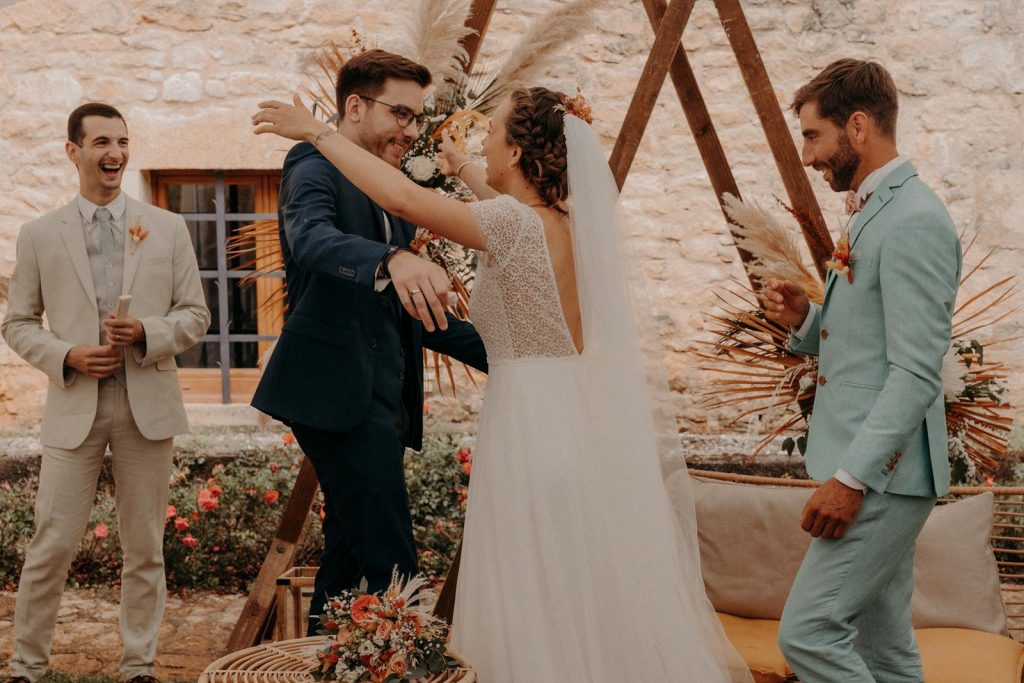 Mariage Génial Sous La Pluie Dans Le Lot Domaine De Cardou Diane Barbier Photographe (33)