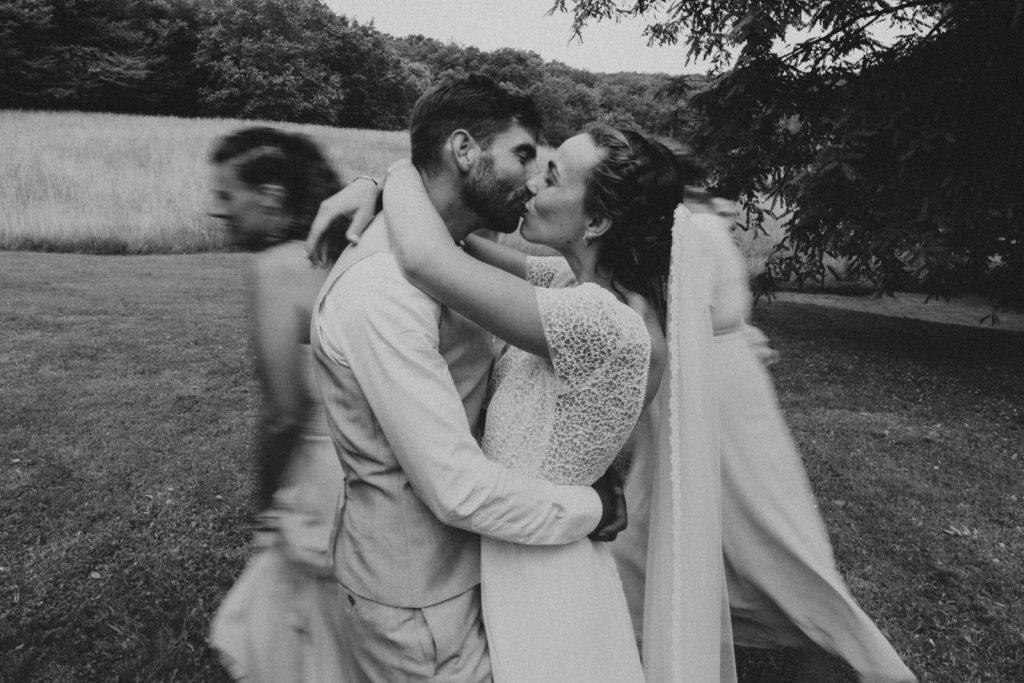 Mariage Génial Sous La Pluie Dans Le Lot Domaine De Cardou Diane Barbier Photographe (75)