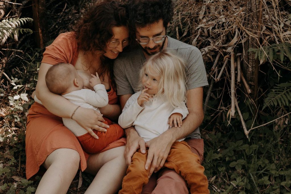 Reportage Photo Famille à La Maison Dans Le Lot Caro Julien Solëan & Awen Diane Barbier Photographe (20)