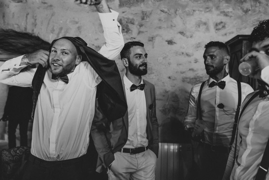 Mariage Déjanté Au Château De Roussillon Clarisse & Kévin Diane Barbier Photographe (23)