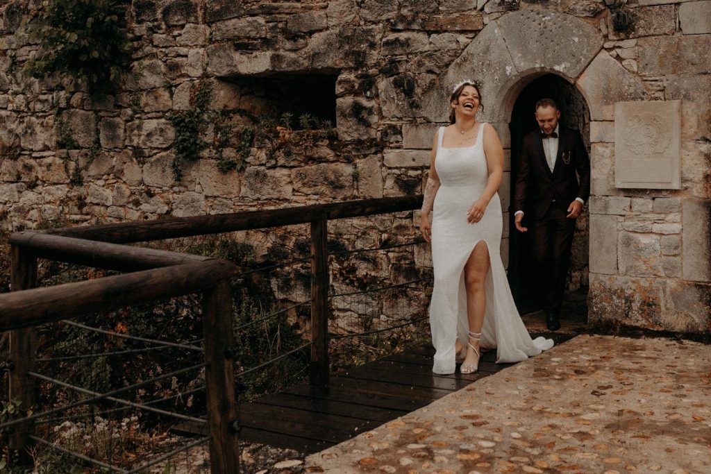 Mariage Déjanté Au Château De Roussillon Clarisse & Kévin Diane Barbier Photographe (27)