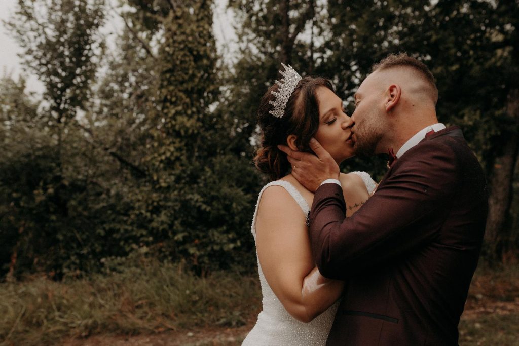 Mariage Déjanté Au Château De Roussillon Clarisse & Kévin Diane Barbier Photographe (36)