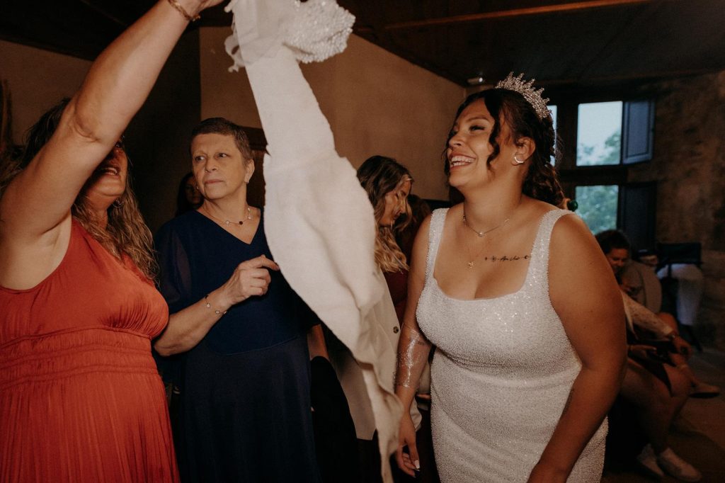 Mariage Déjanté Au Château De Roussillon Clarisse & Kévin Diane Barbier Photographe (62)
