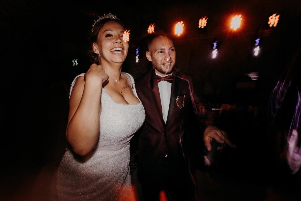 Mariage Déjanté Au Château De Roussillon Clarisse & Kévin Diane Barbier Photographe (76)