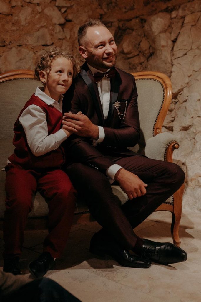 Mariage Déjanté Au Château De Roussillon Clarisse & Kévin Diane Barbier Photographe (8)