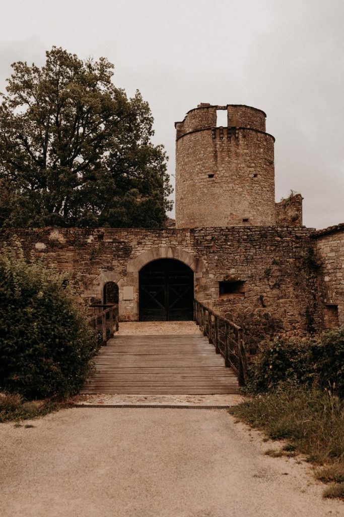Mariage Déjanté Au Château De Roussillon Clarisse & Kévin Diane Barbier Photographe (99)