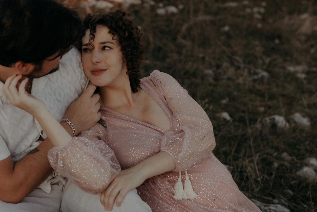 Séance Couple Maternité Sur Les Causses De La Vallée Du Lot Savyrme & Simon Diane Barbier Photographe (19)