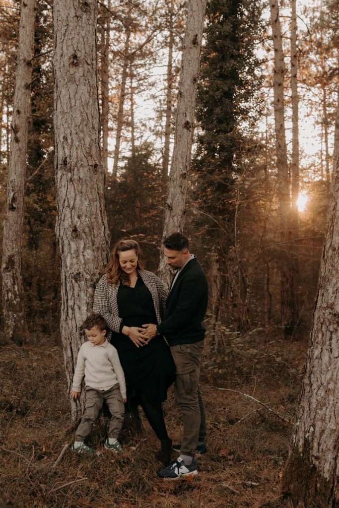 Séance Famille Dans La Forêt Du Lot Louis Sian & Julie Diane Barbier Photographe (22)