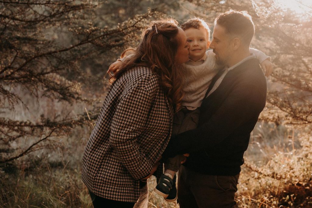 Séance Famille Dans La Forêt Du Lot Louis Sian & Julie Diane Barbier Photographe (3)