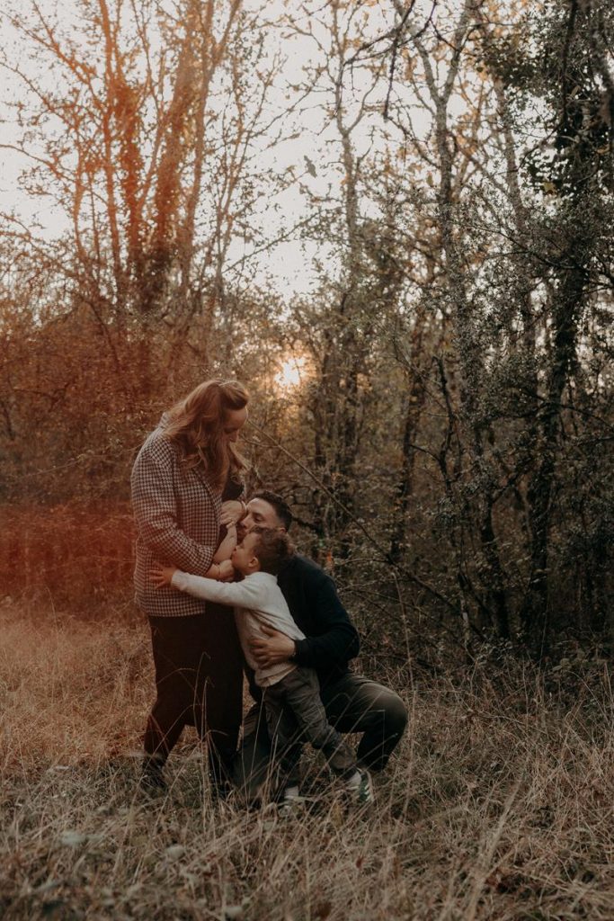Séance Famille Dans La Forêt Du Lot Louis Sian & Julie Diane Barbier Photographe (30)