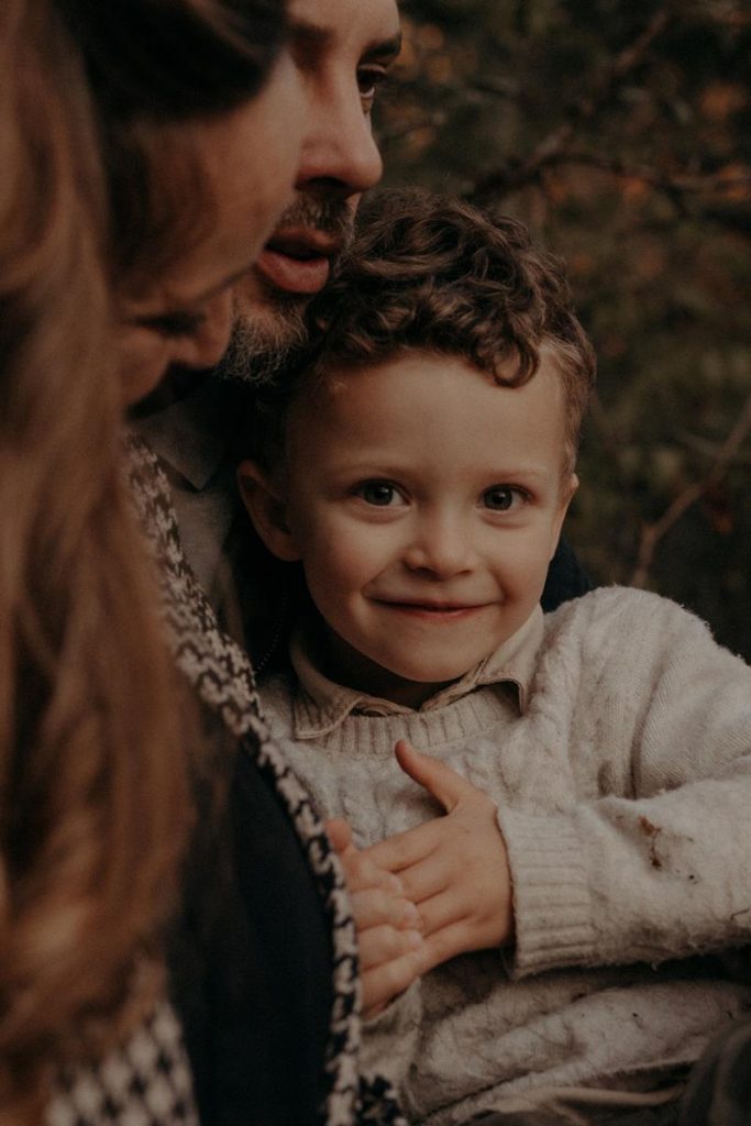 Séance Famille Dans La Forêt Du Lot Louis Sian & Julie Diane Barbier Photographe (31)