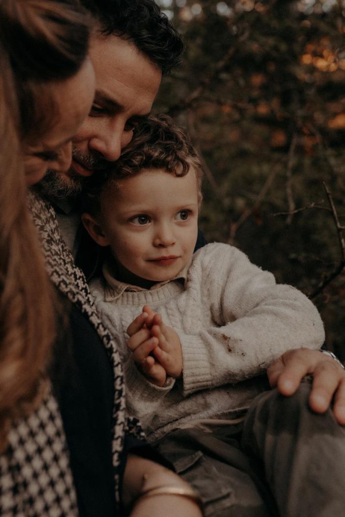 Séance Famille Dans La Forêt Du Lot Louis Sian & Julie Diane Barbier Photographe (32)